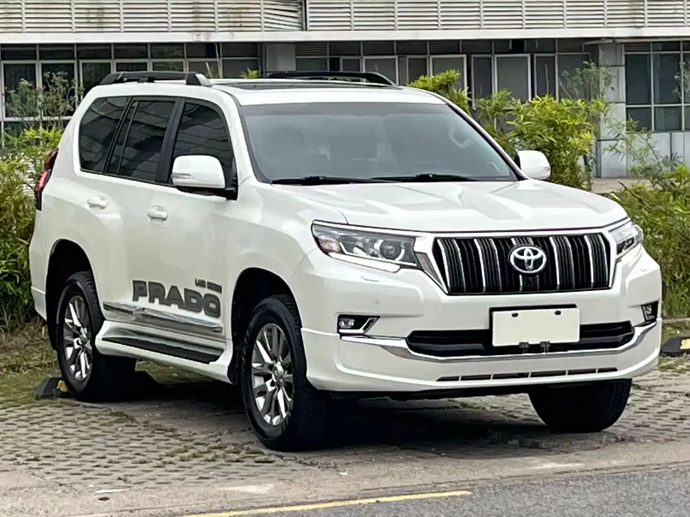 Toyota Prado 2019 3.5L Automatic TX-L Zunxiang Edition with Rear-mounted Spare Tire фото 3