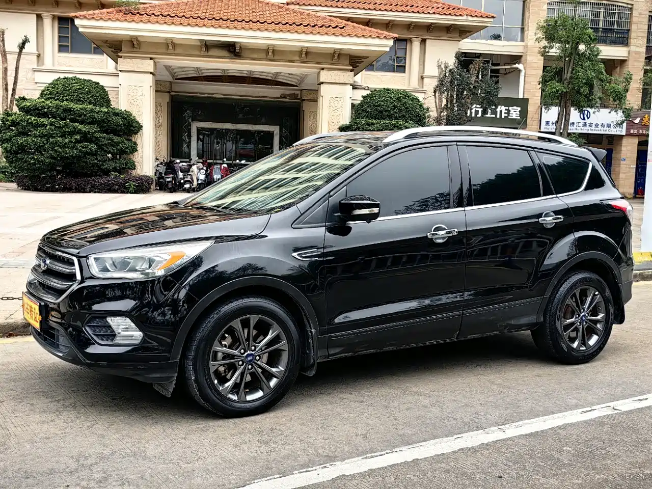 Ford Kuga 2019 EcoBoost 180 2WD Platinum Wing Edition China VI