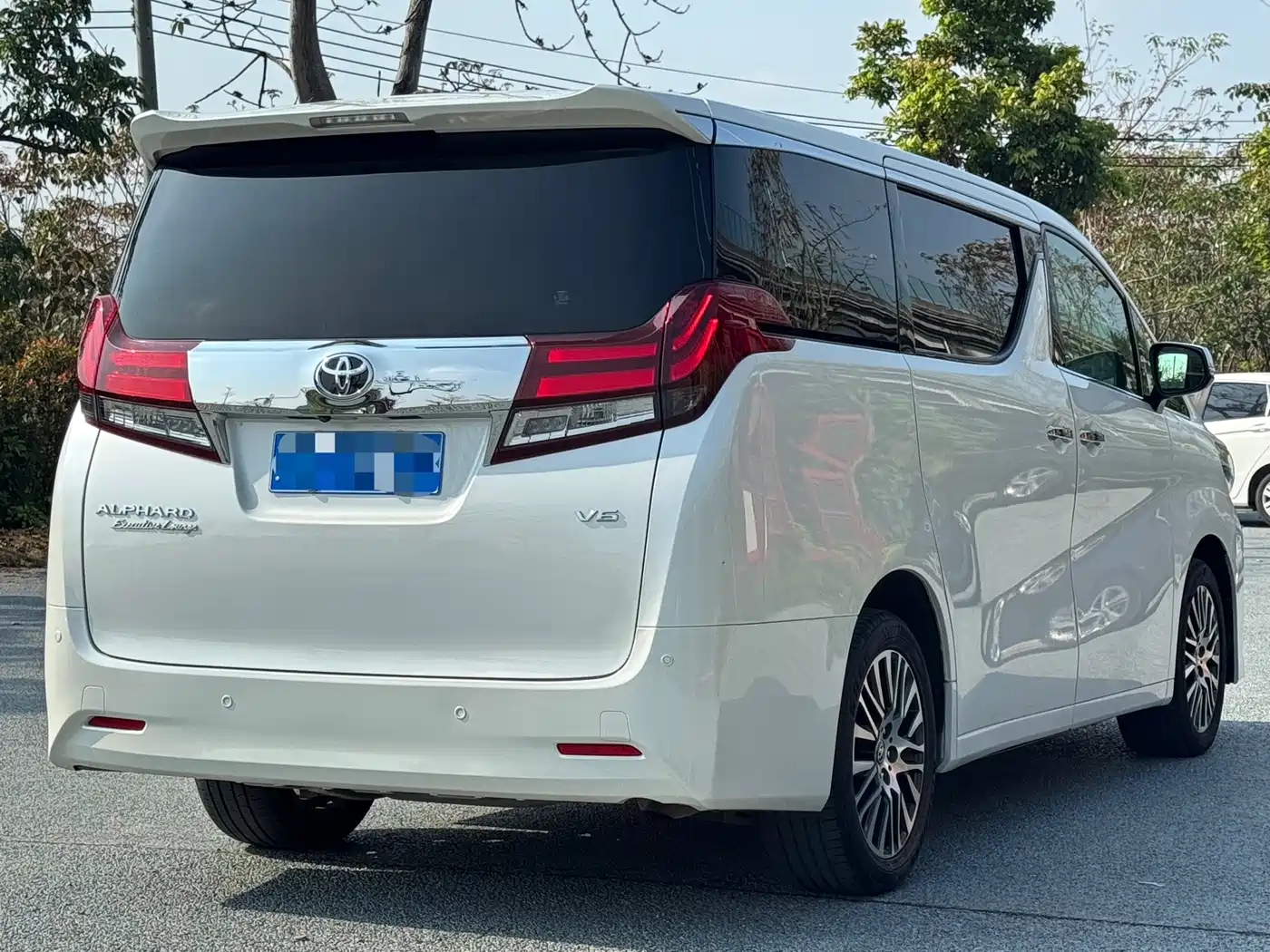 Toyota Alphard 2018 3.5L Premium фото 4