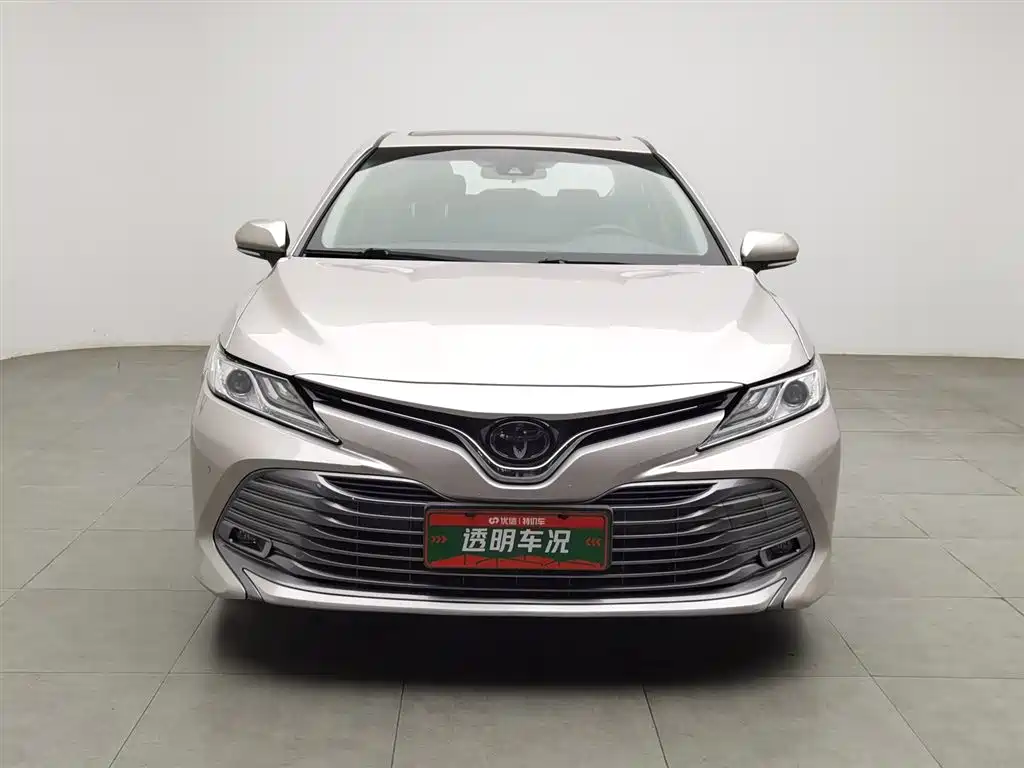 Toyota Camry 2018 2.0G Luxury Edition фото 3