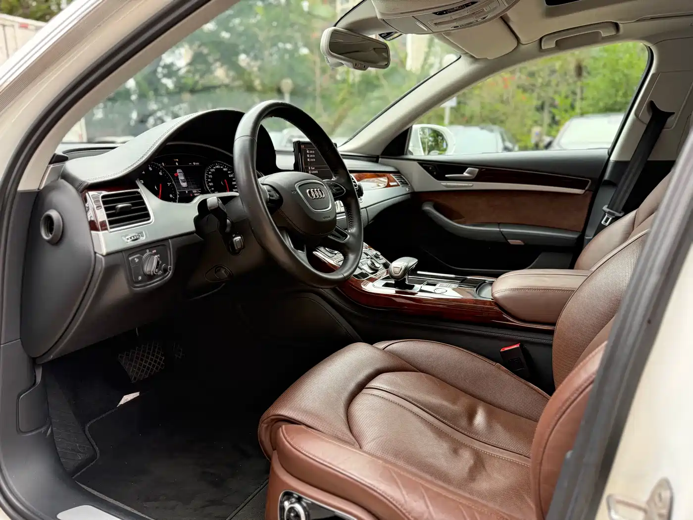 Audi A8 2012 A8L 50 TFSI quattro Luxury фото 4