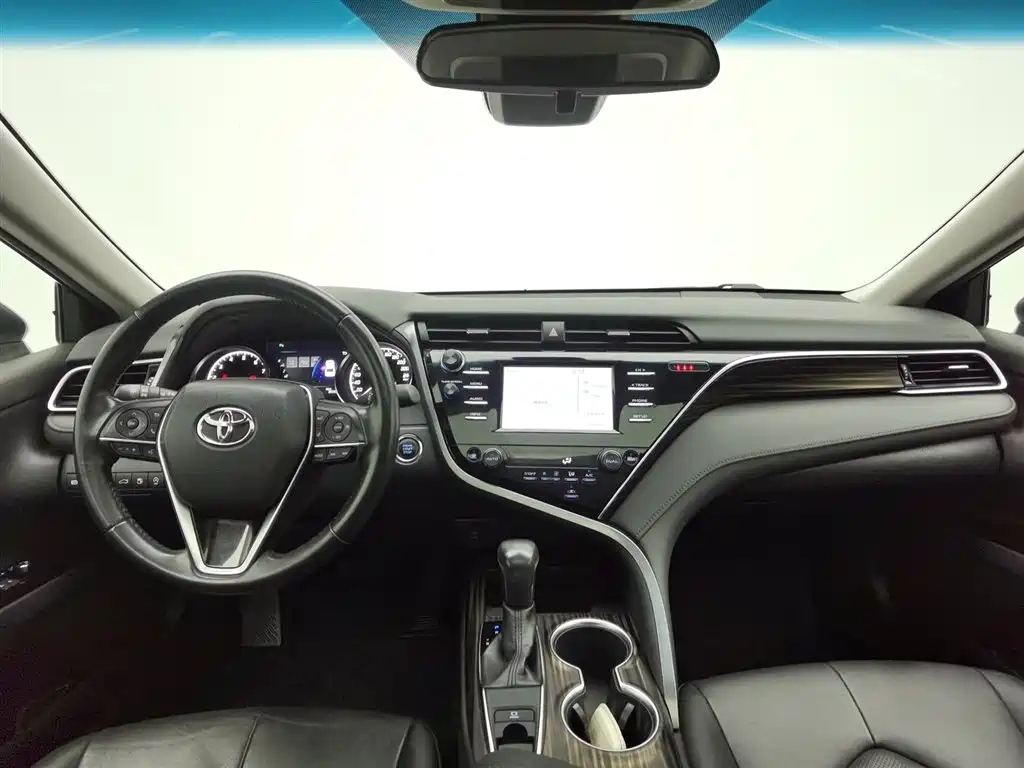 Toyota Camry 2018 2.0G Luxury Edition фото 5