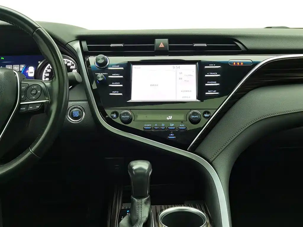 Toyota Camry 2018 2.0G Luxury Edition фото 12