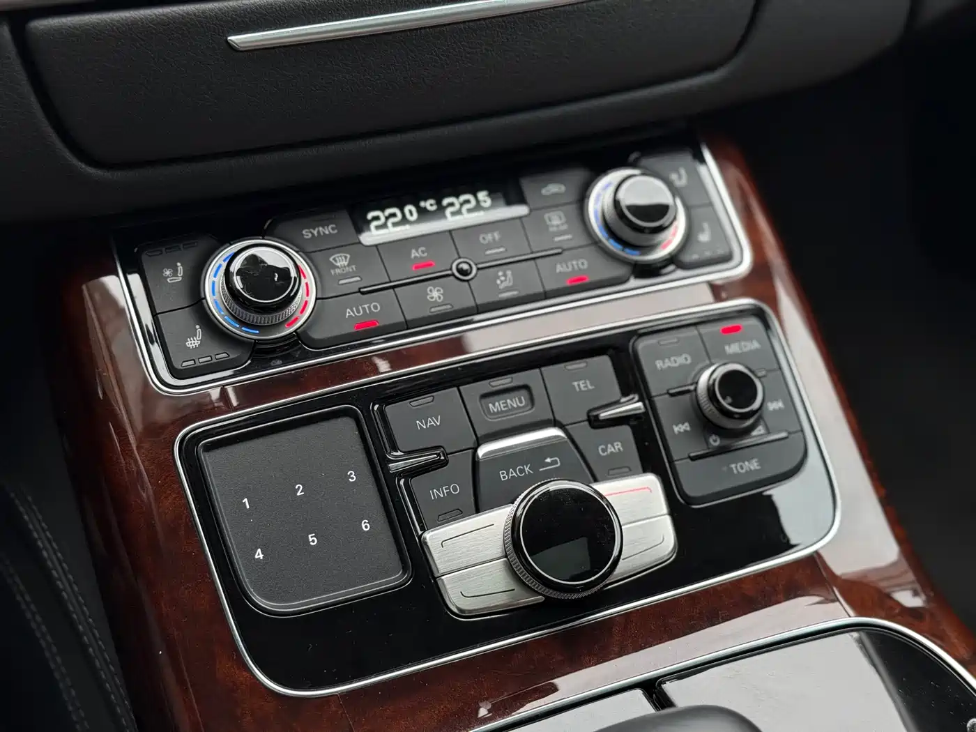 Audi A8 2012 A8L 50 TFSI quattro Luxury фото 12