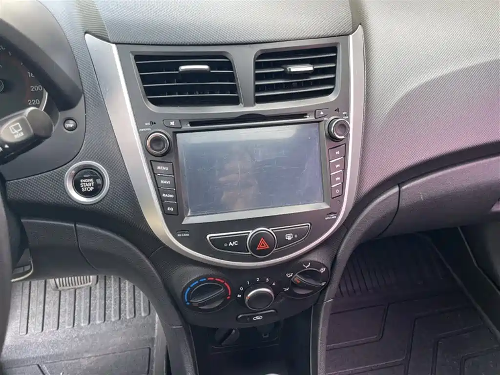 Hyundai Reina 2014 Model 1.6L Automatic TOP фото 15