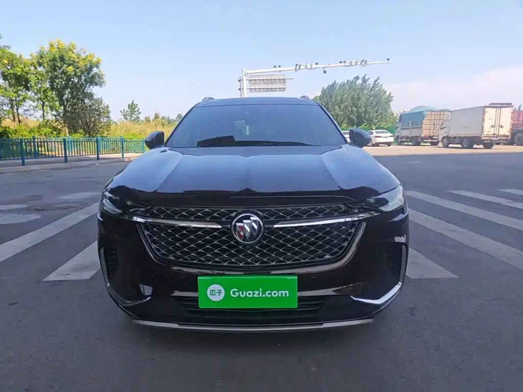 Photo 3 - Buick Envision Plus