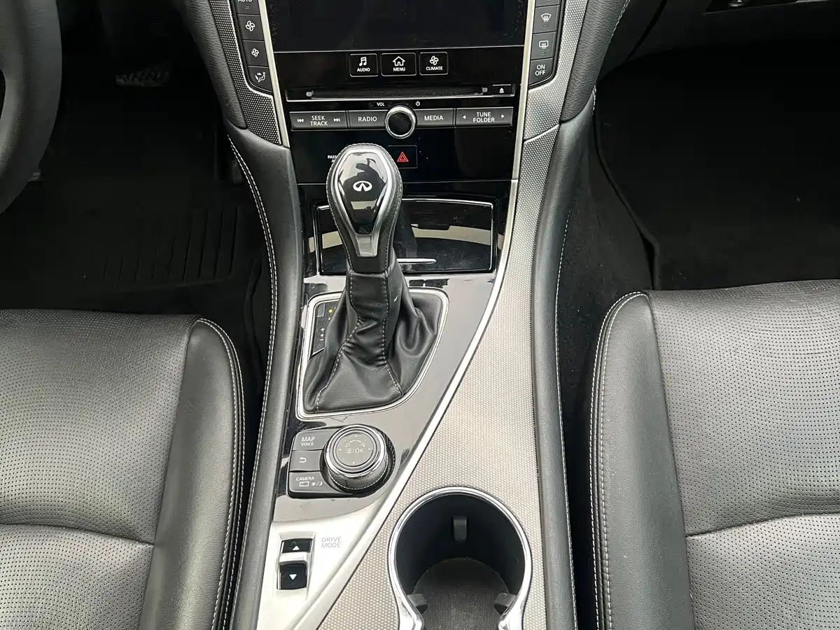 Infiniti Q50L 2019 2018 2.0T Premium Edition (China VI)