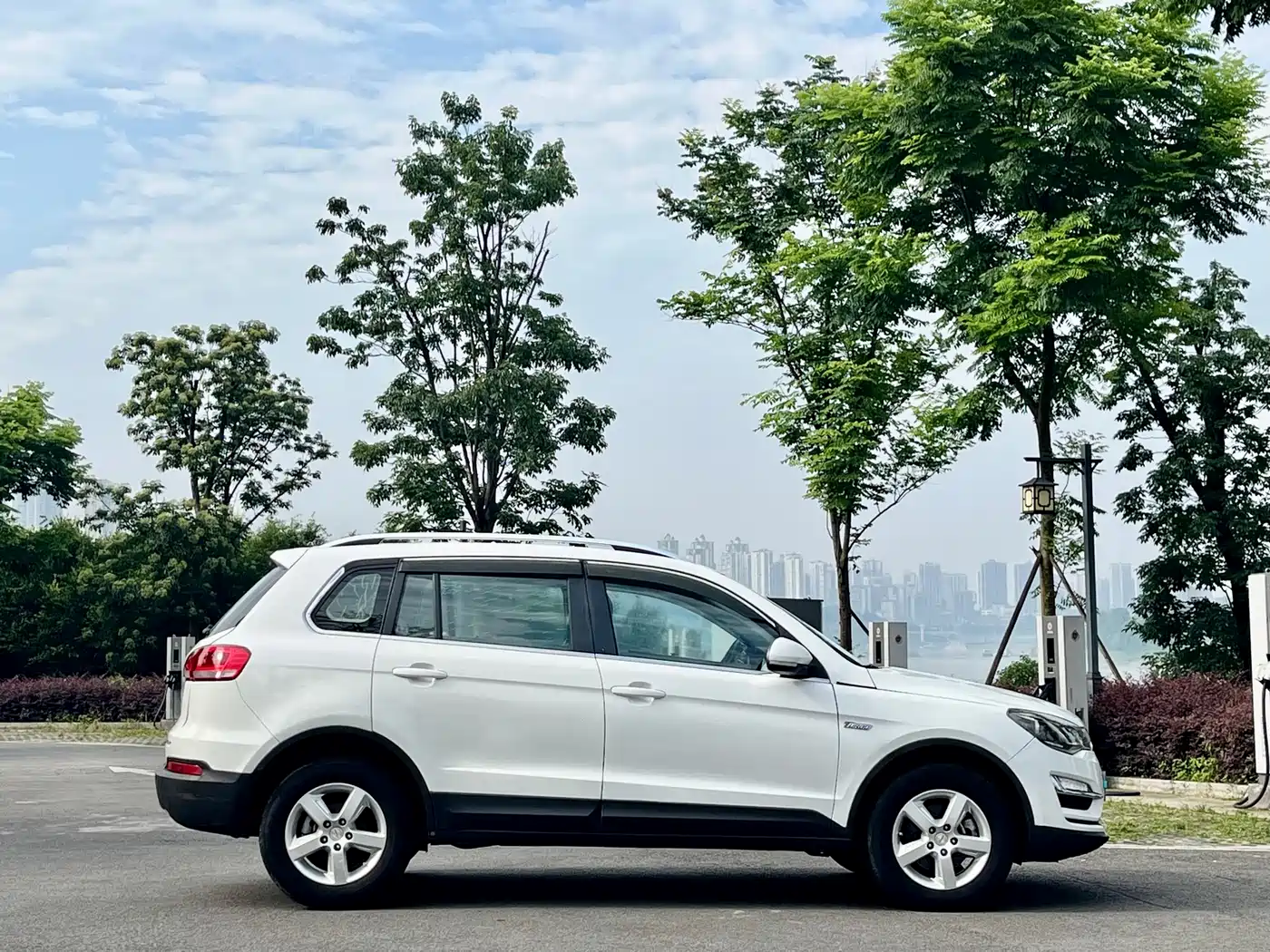 Zotye Damai X5 2015 2015 1.5T Manual Luxury (China IV)