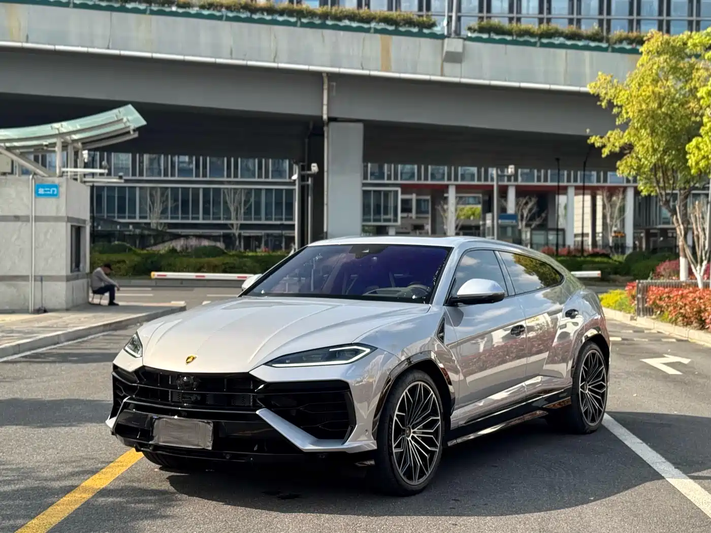LAMBORGHINI URUS SE