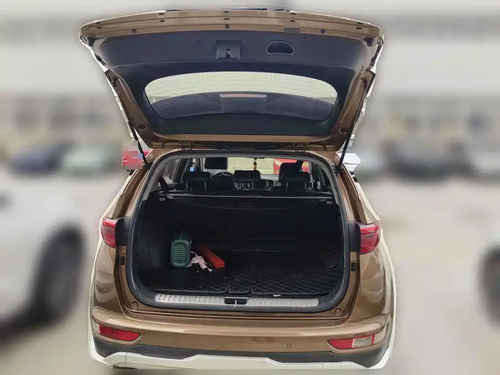 Photo 5 - Kia KX5