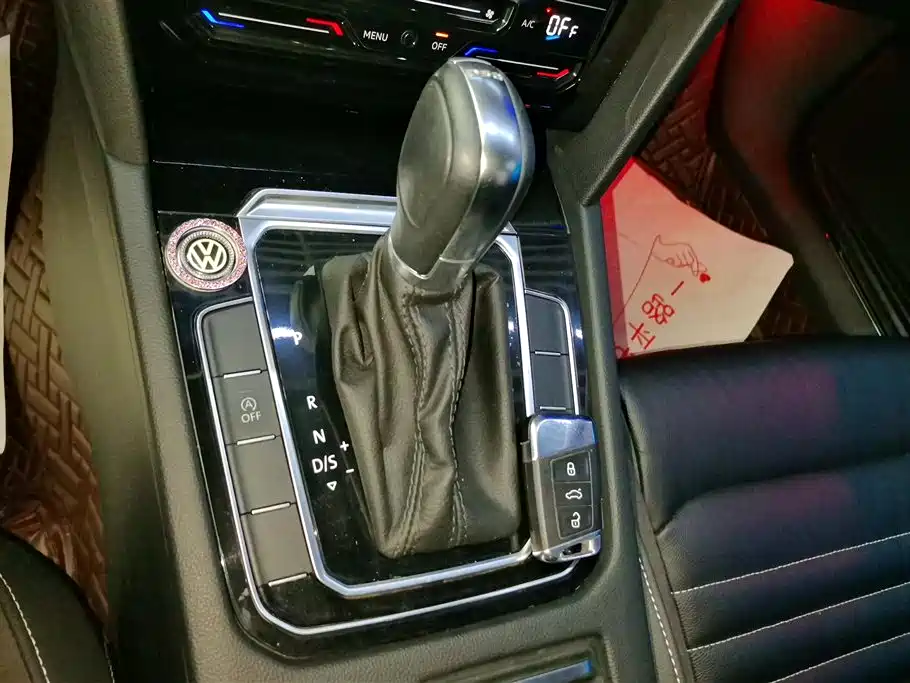Volkswagen Magotan 2020 330TSI DSG Leading фото 16