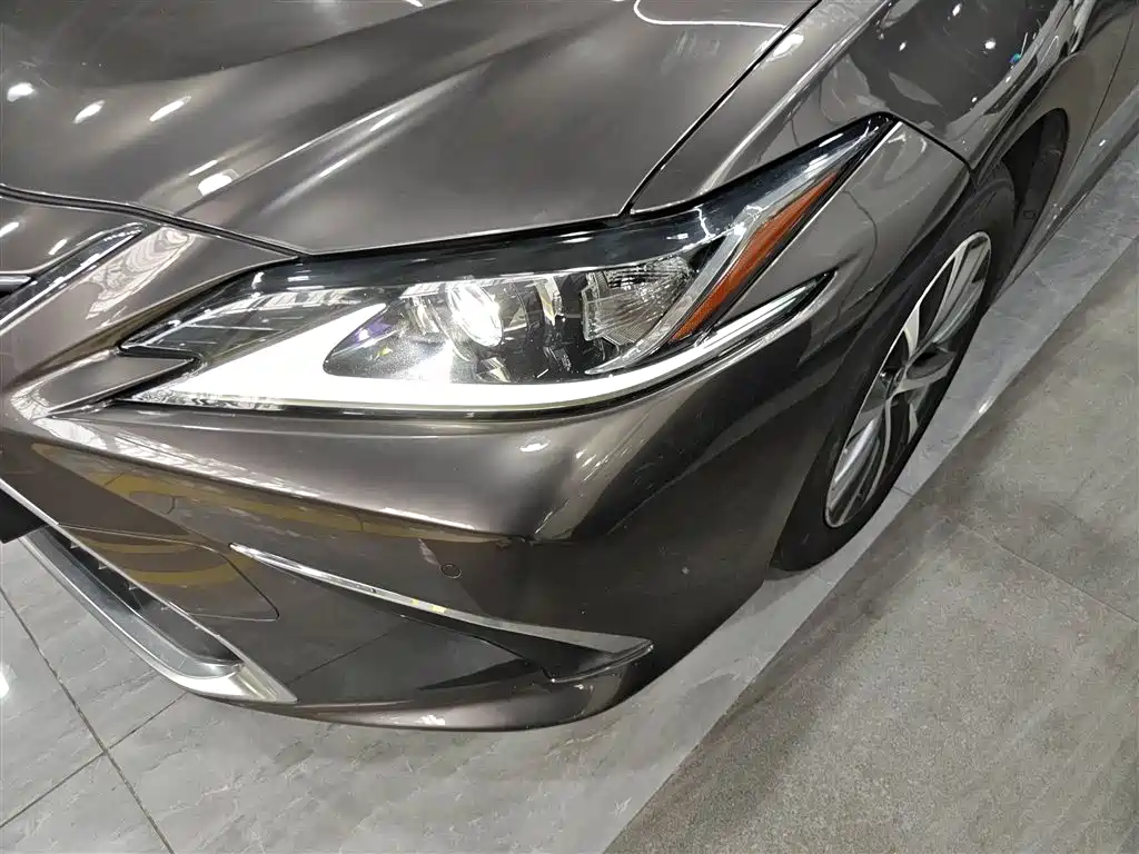 Lexus ES 2020 200 Excellence фото 18
