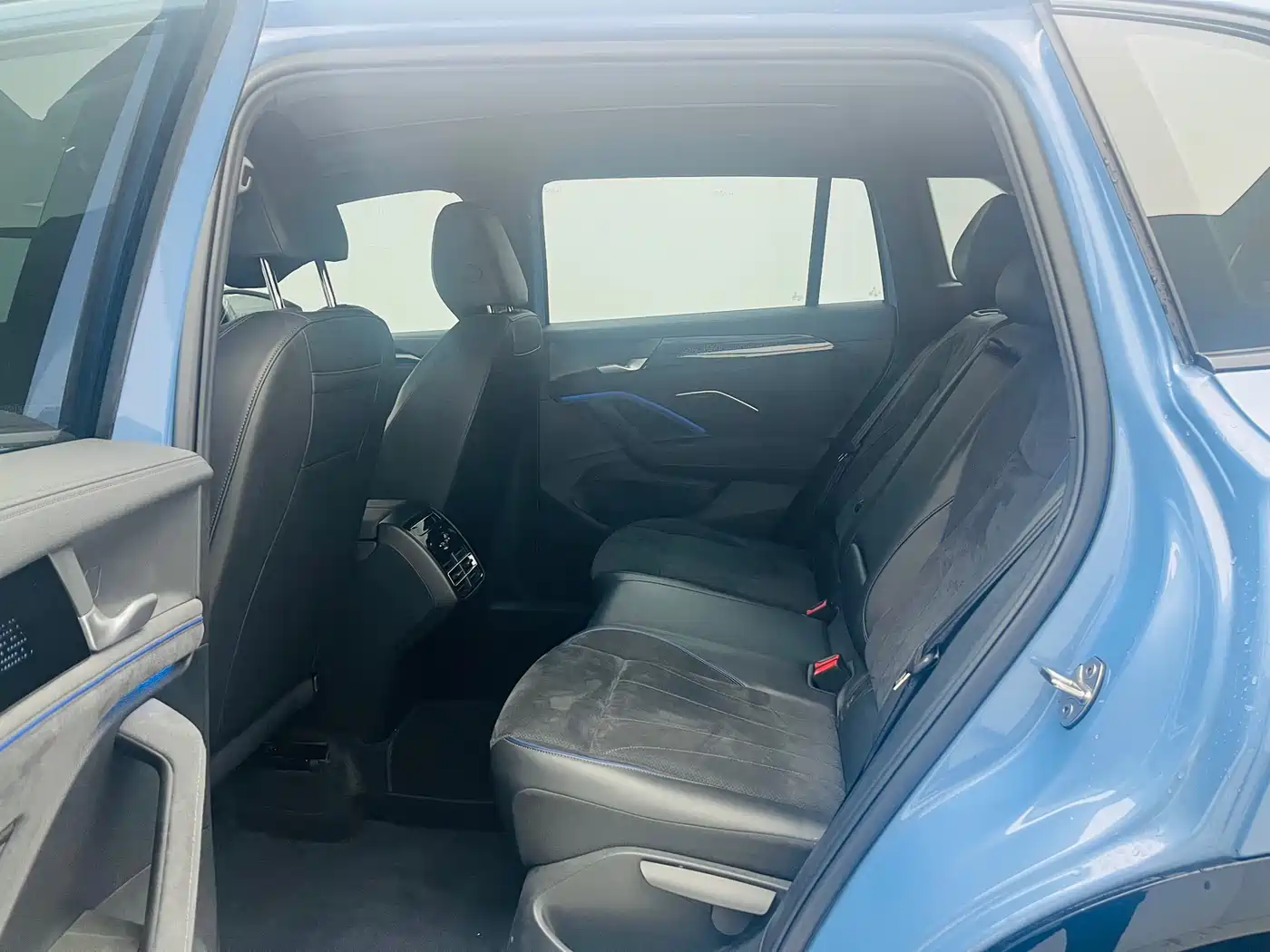 Volkswagen Tiguan L 2024 PRO 380TSI 4WD R-Line Premium Edition фото 12