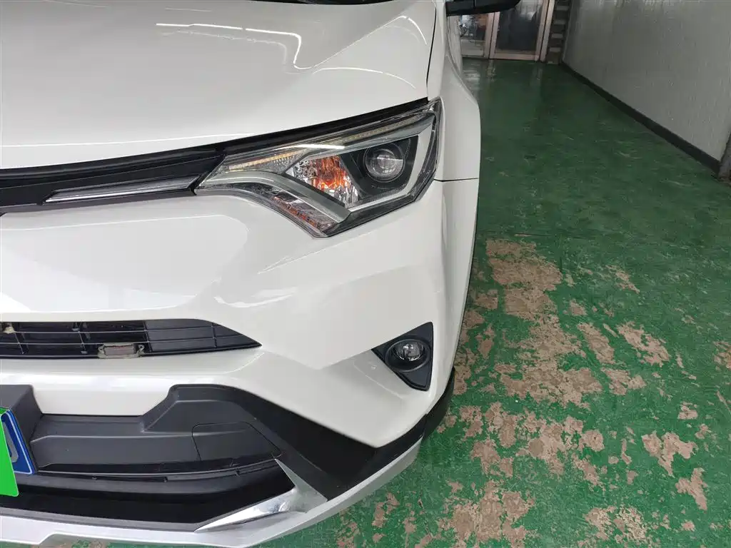 Toyota RAV4 Rongfang 2016 2.0L CVT 2WD Comfort (China V) фото 24