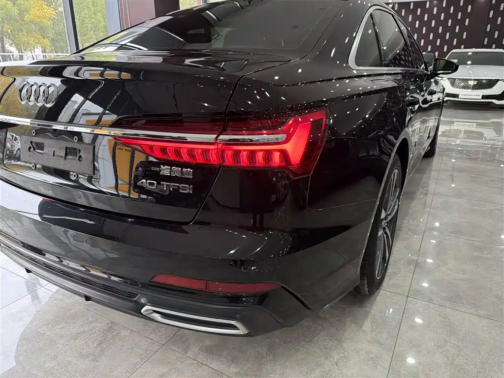 Audi A6L 2021 40 TFSI Luxury Sport фото 11
