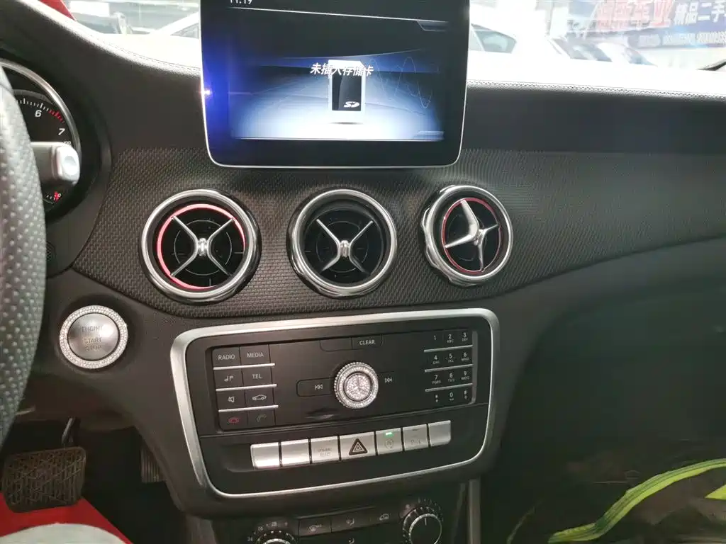 Mercedes-Benz GLA 2019 GLA 200 Fashion фото 13