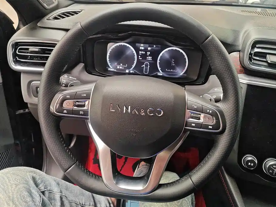 Lynk & Co 03 2019 2.0TD Auto Power Pro Version фото 15