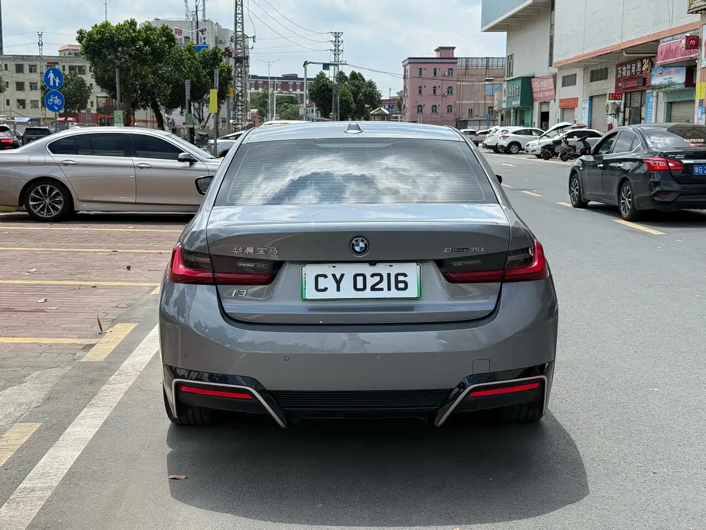BMW i3 2024 eDrive 35 L фото 8