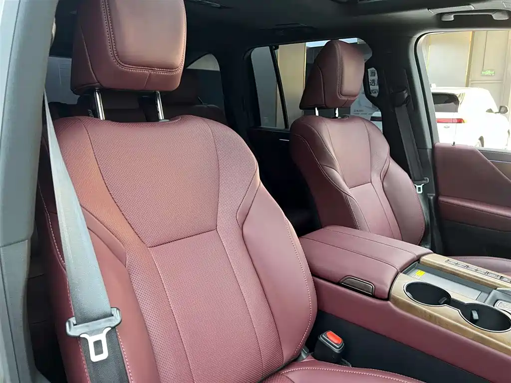 Lexus LX 2025 700h Boundary Edition фото 22