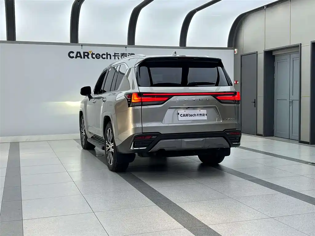 Lexus LX 2025 700h Boundary Edition фото 8