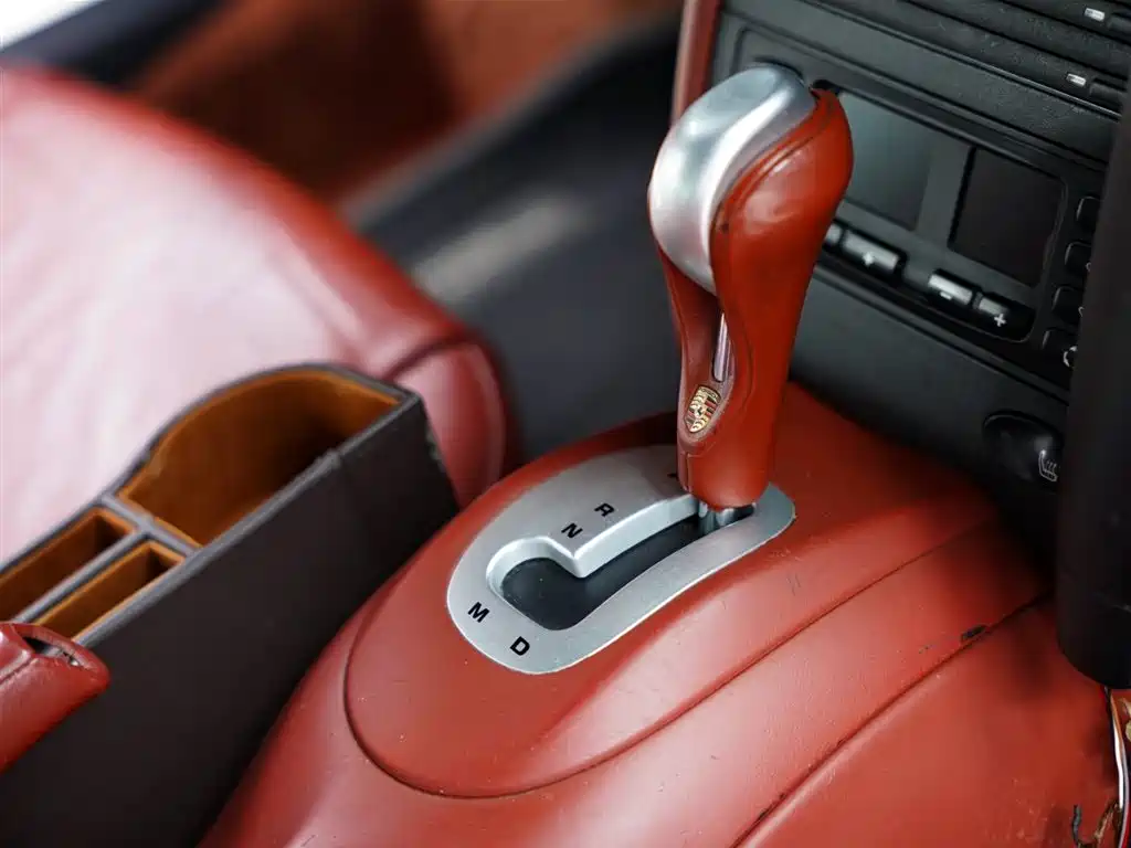 Porsche 911 2004 Carrera S Coupe 3.6L фото 41
