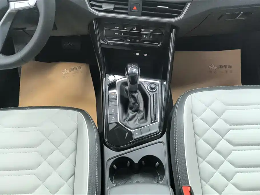 Volkswagen Tayron 2024 300TSI 2WD Luxury Plus Advanced фото 16