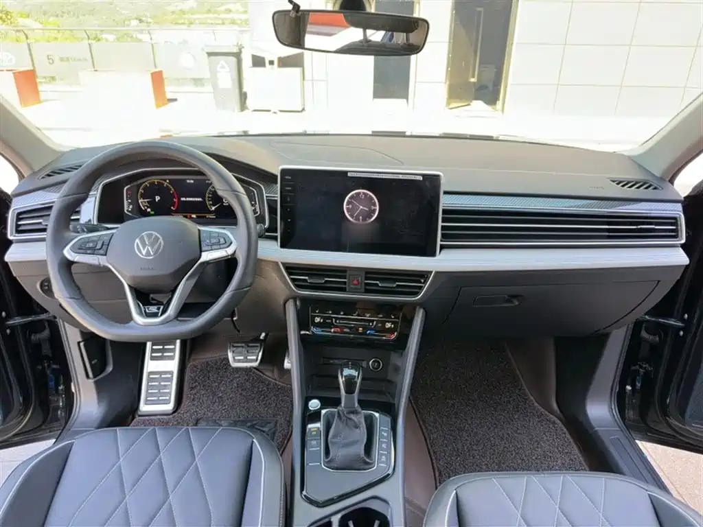 Volkswagen Tiguan L 2025 330TSI Automatic 2WD R-Line Dragon Glory Edition фото 14