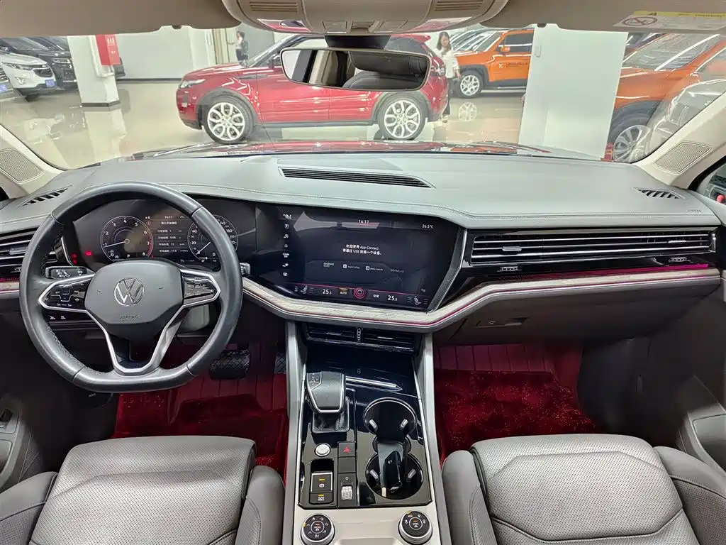 VOLKSWAGEN TOUAREG