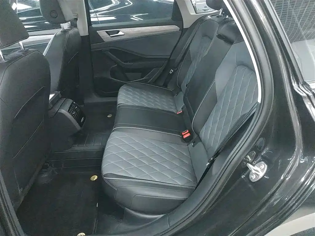 Volkswagen Sagitar 2023 300TSI DSG Surpassing Edition фото 13
