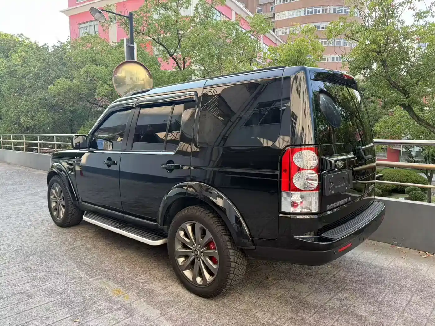 Land Rover Discovery 2012 5.0 V8 HSE фото 19