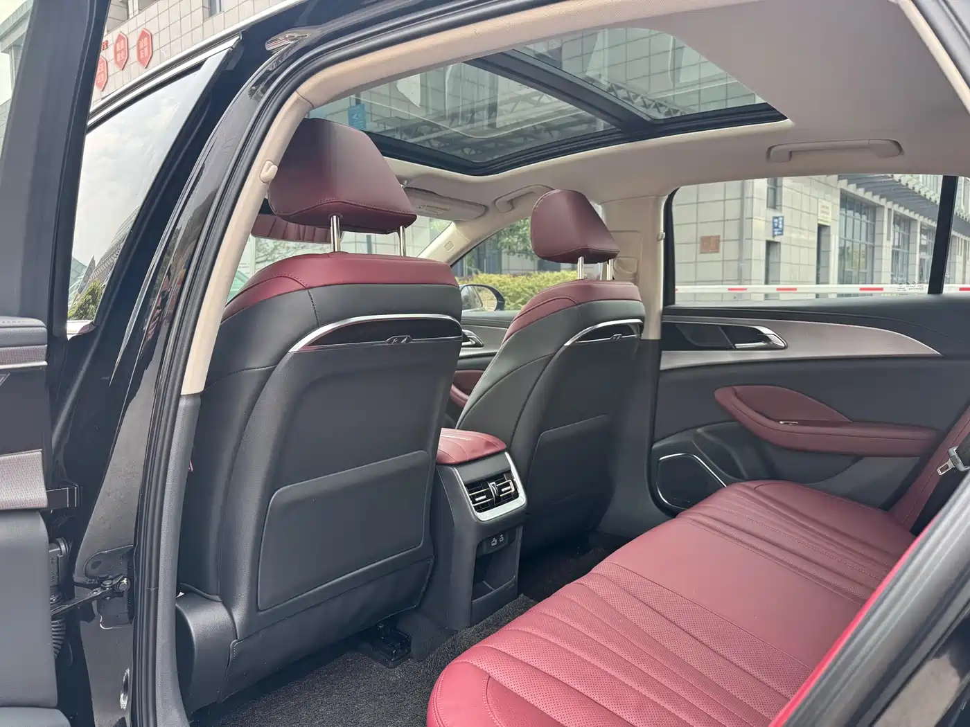 Hongqi H5 2024 1.5T DCT Smart Connect Flag Rhythm Edition фото 14