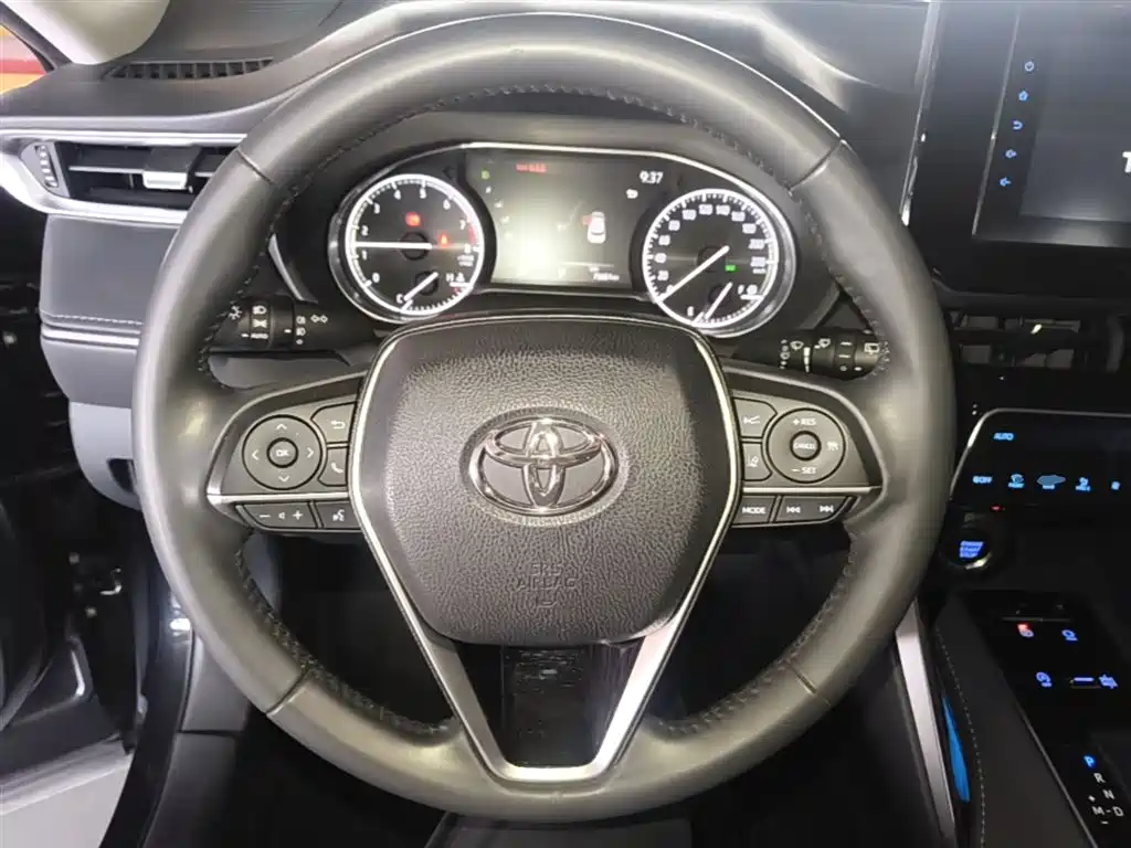 Toyota Lingfang HARRIER 2022 2.0L CVT 2WD Luxury Edition фото 11