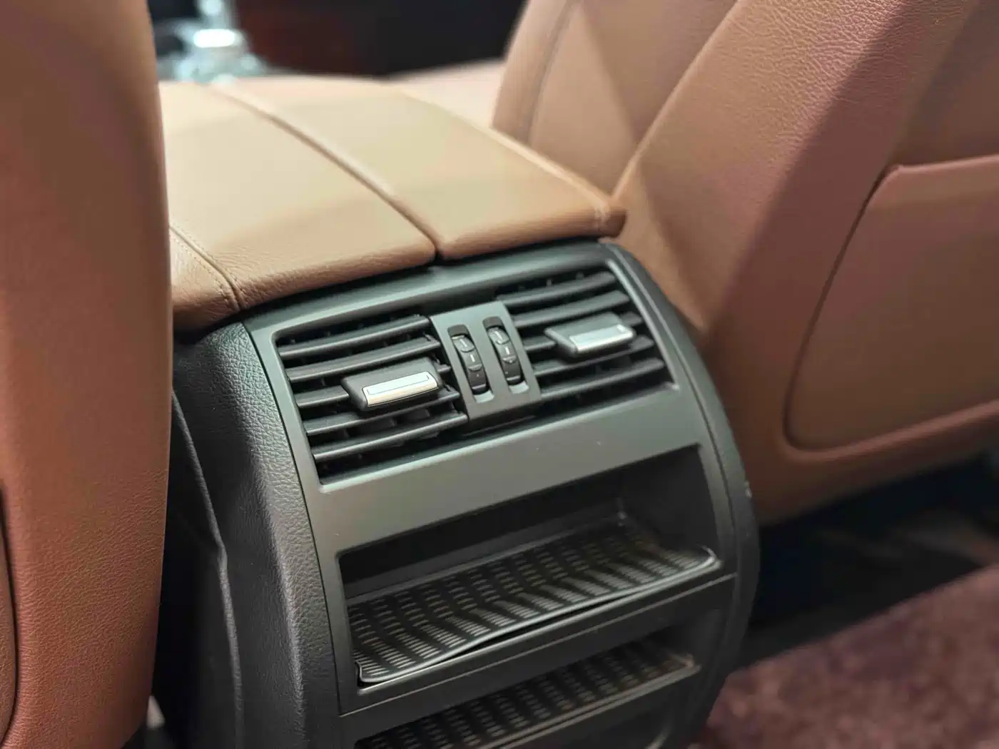 BMW 5 Series 2014 525Li Leading фото 19