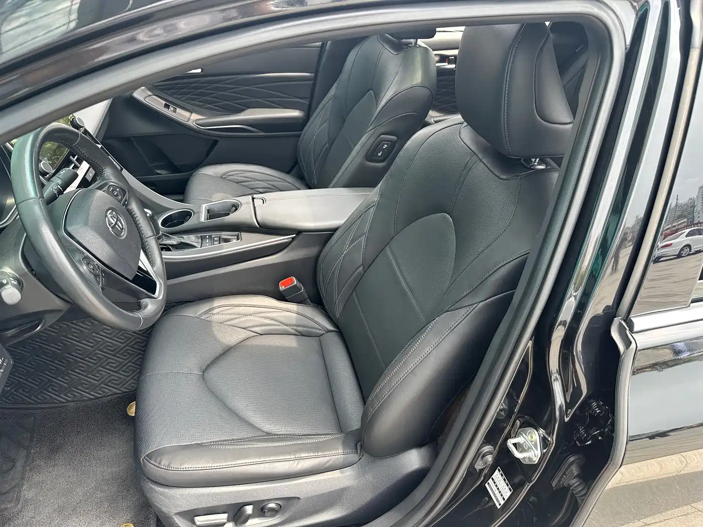 Toyota Avalon 2019 Hybrid 2.5L XLE Premium Edition China VI фото 12