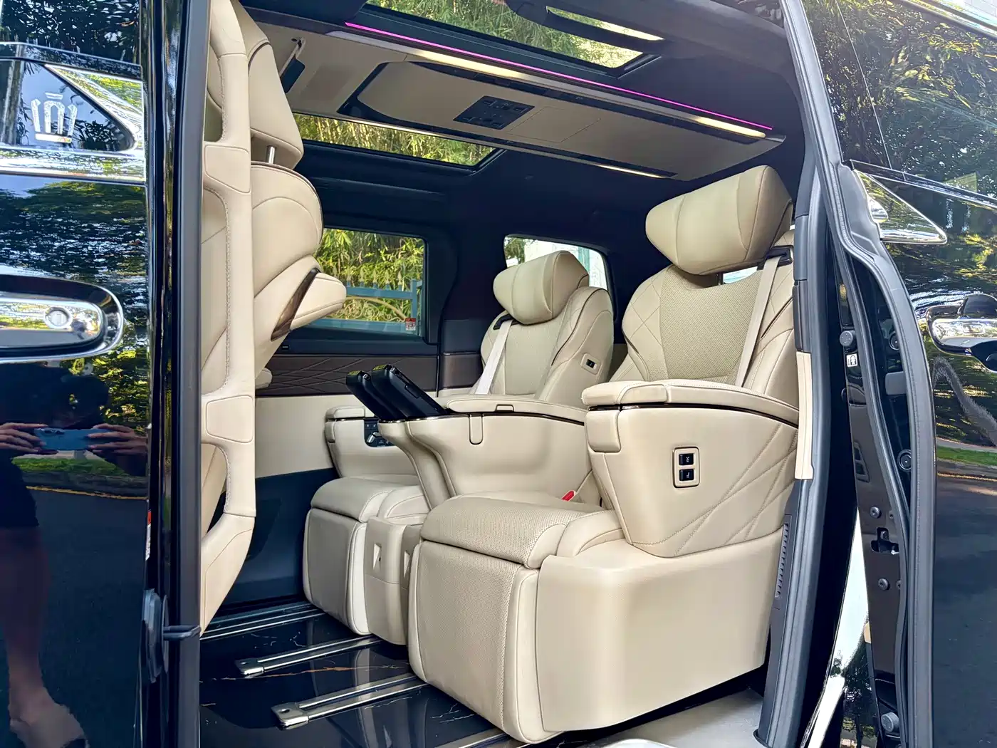Toyota Vellfire 2023 2024 Crown Hybrid 2.5L Executive Premium Edition