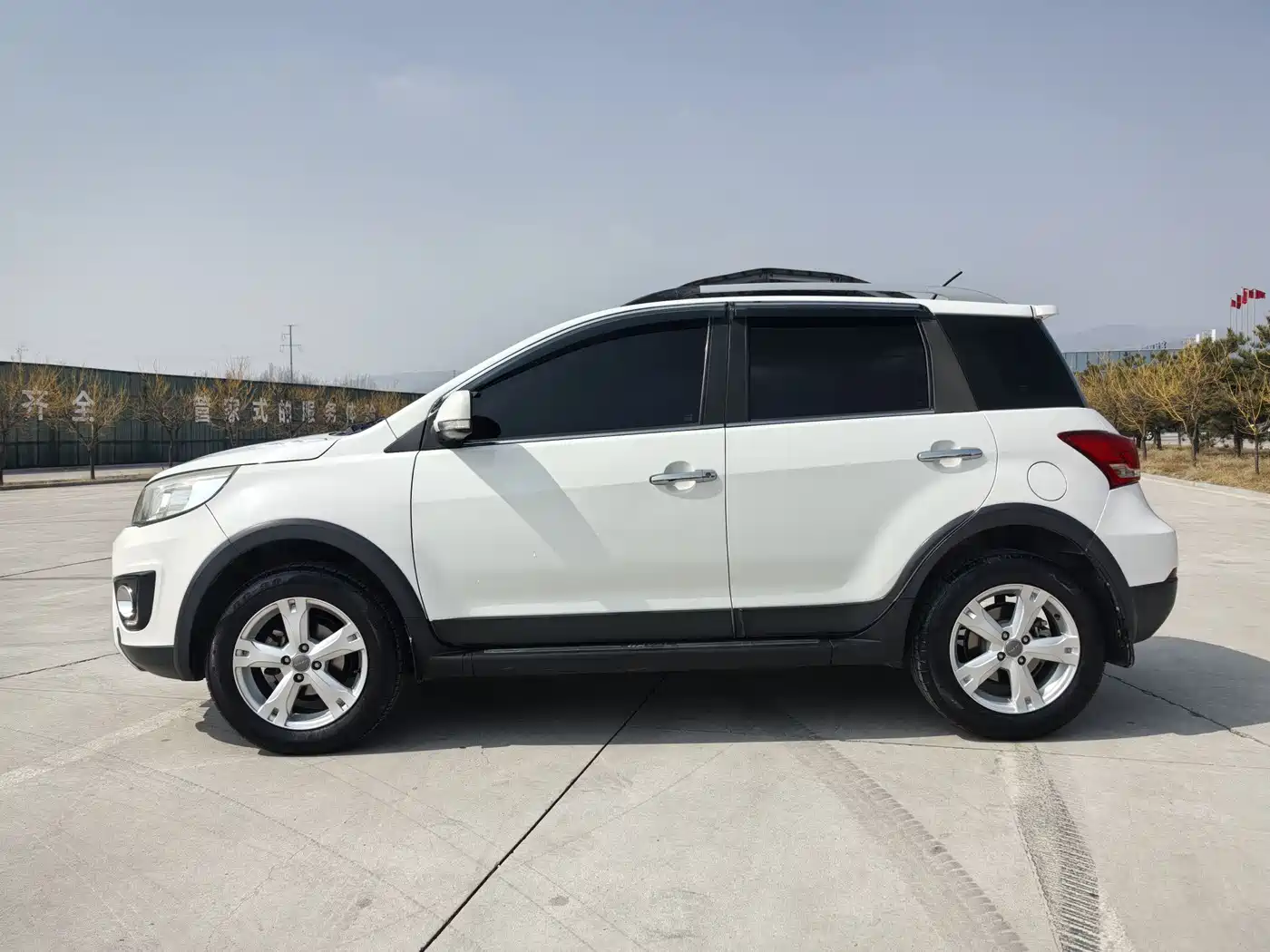 Haval H1 2016 Red Label 1.5L AMT Comfort фото 2