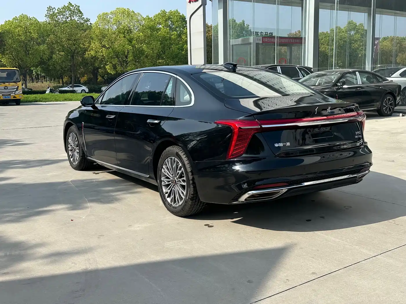 Hongqi H5 2023 1.5T DCT Smart Connect Joy Edition фото 10
