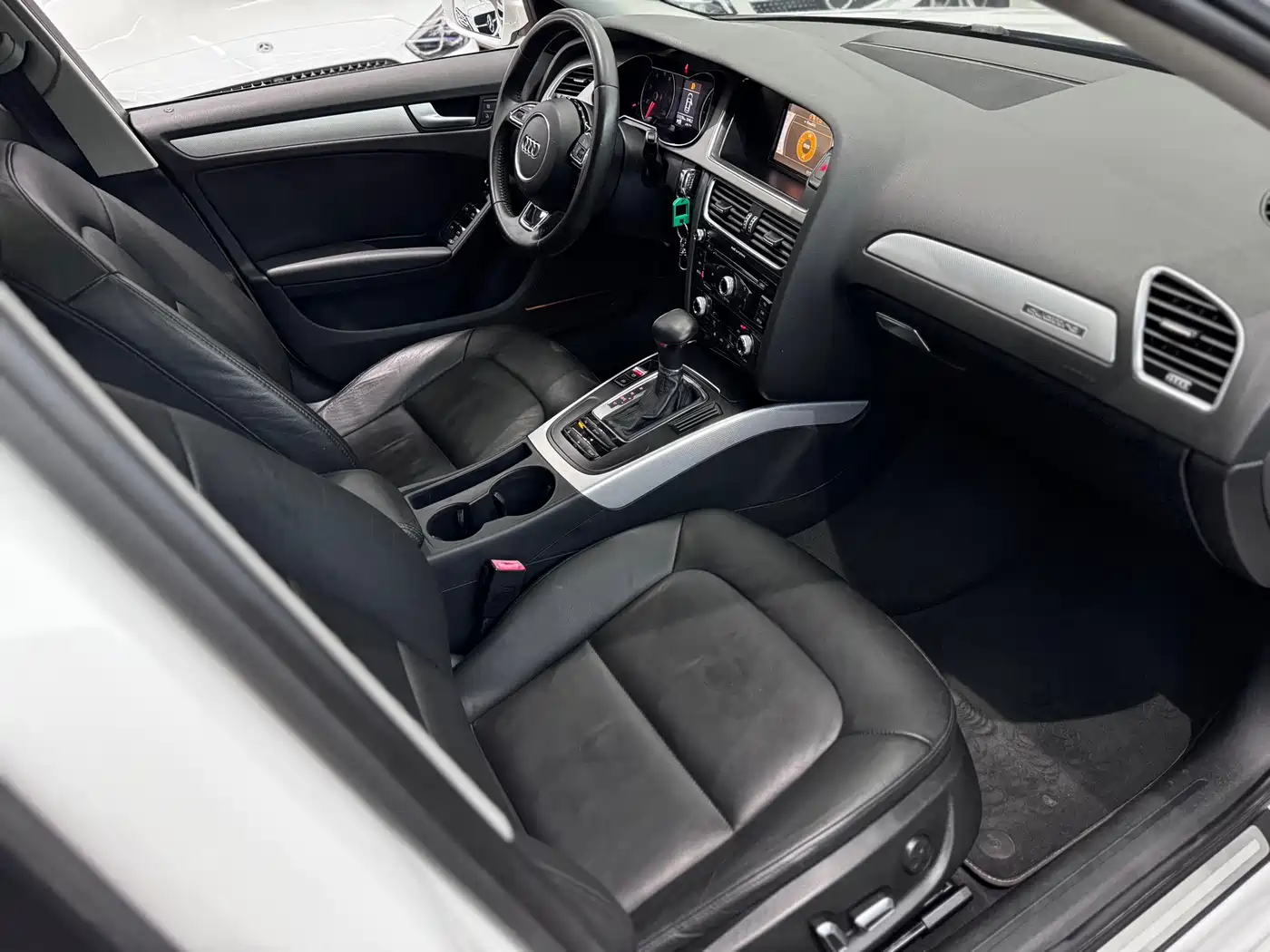 Audi A4L 2015 45 TFSI quattro Individual Sport фото 26