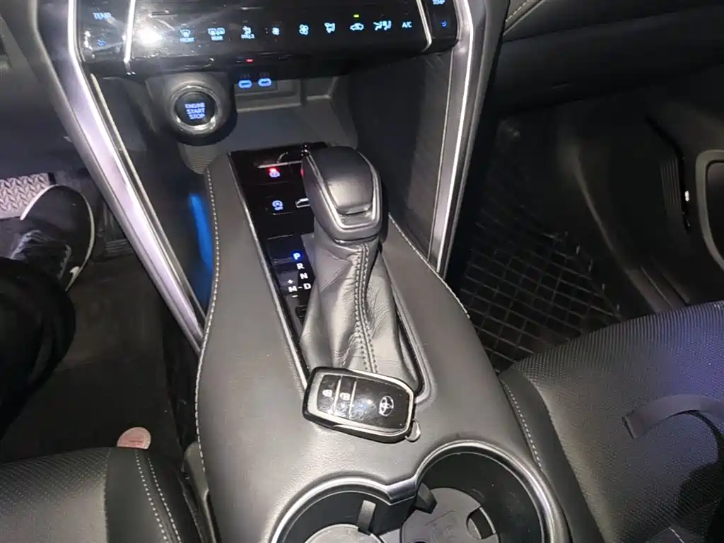 Toyota Lingfang HARRIER 2022 2.0L CVT 2WD Luxury Edition фото 14