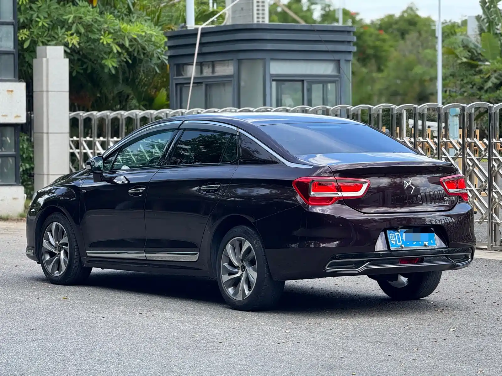 Photo 9 - DS 5LS