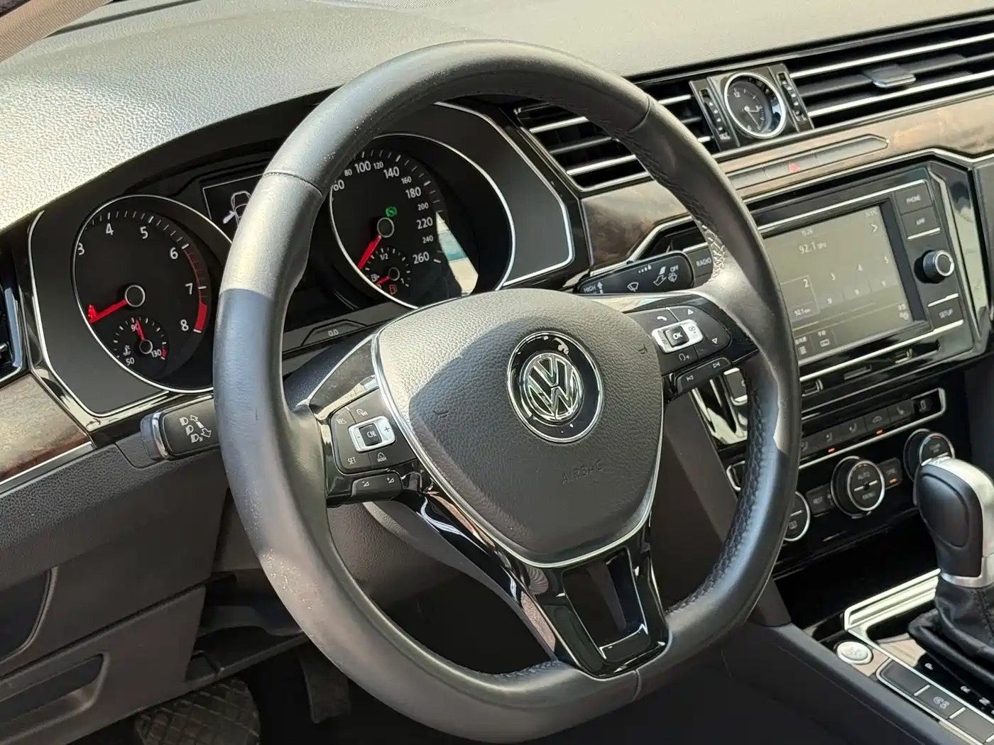 صورة 7 - Volkswagen Magotan