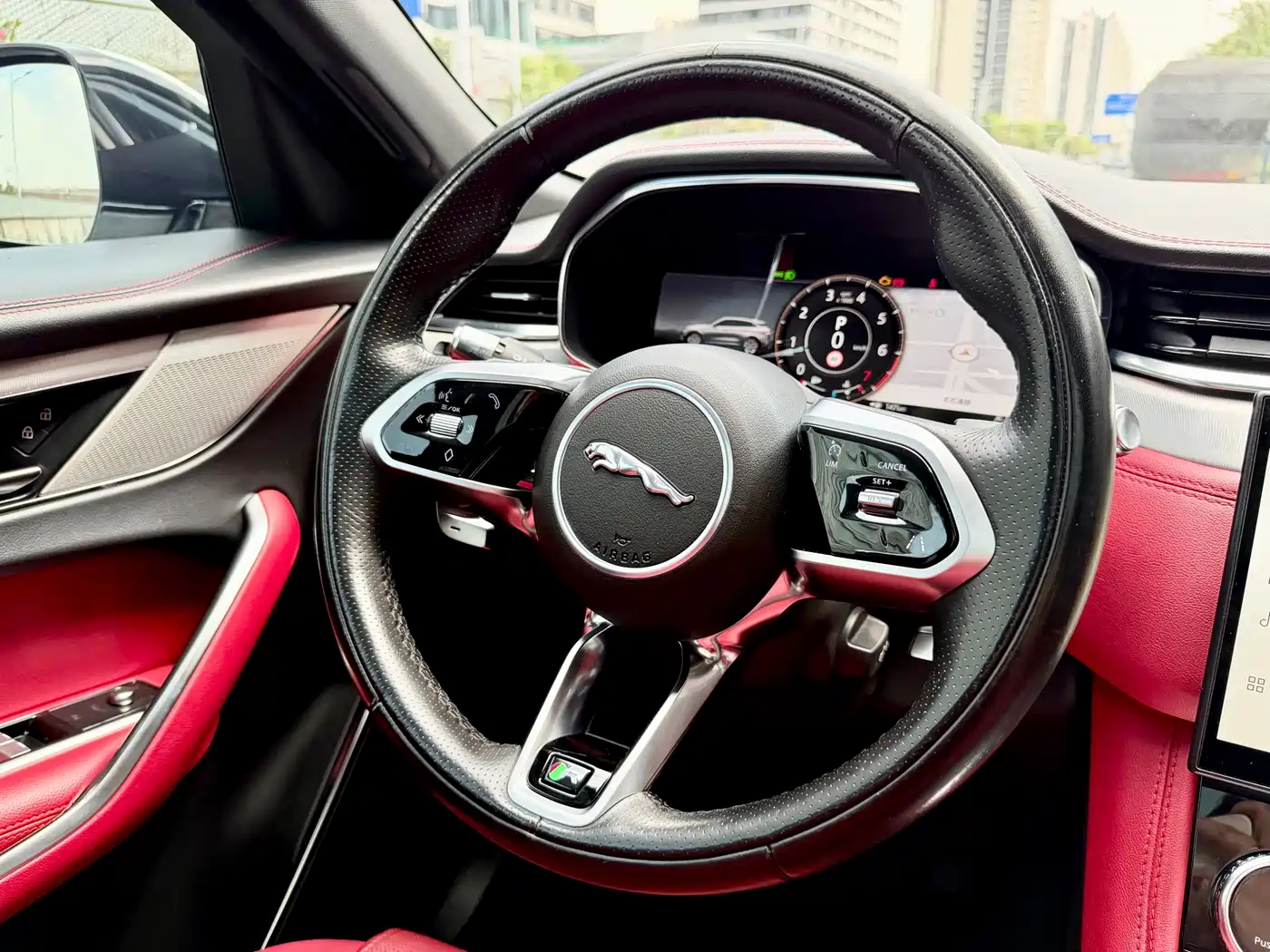 Jaguar F-PACE 2021 250PS R-Dynamic S фото 28