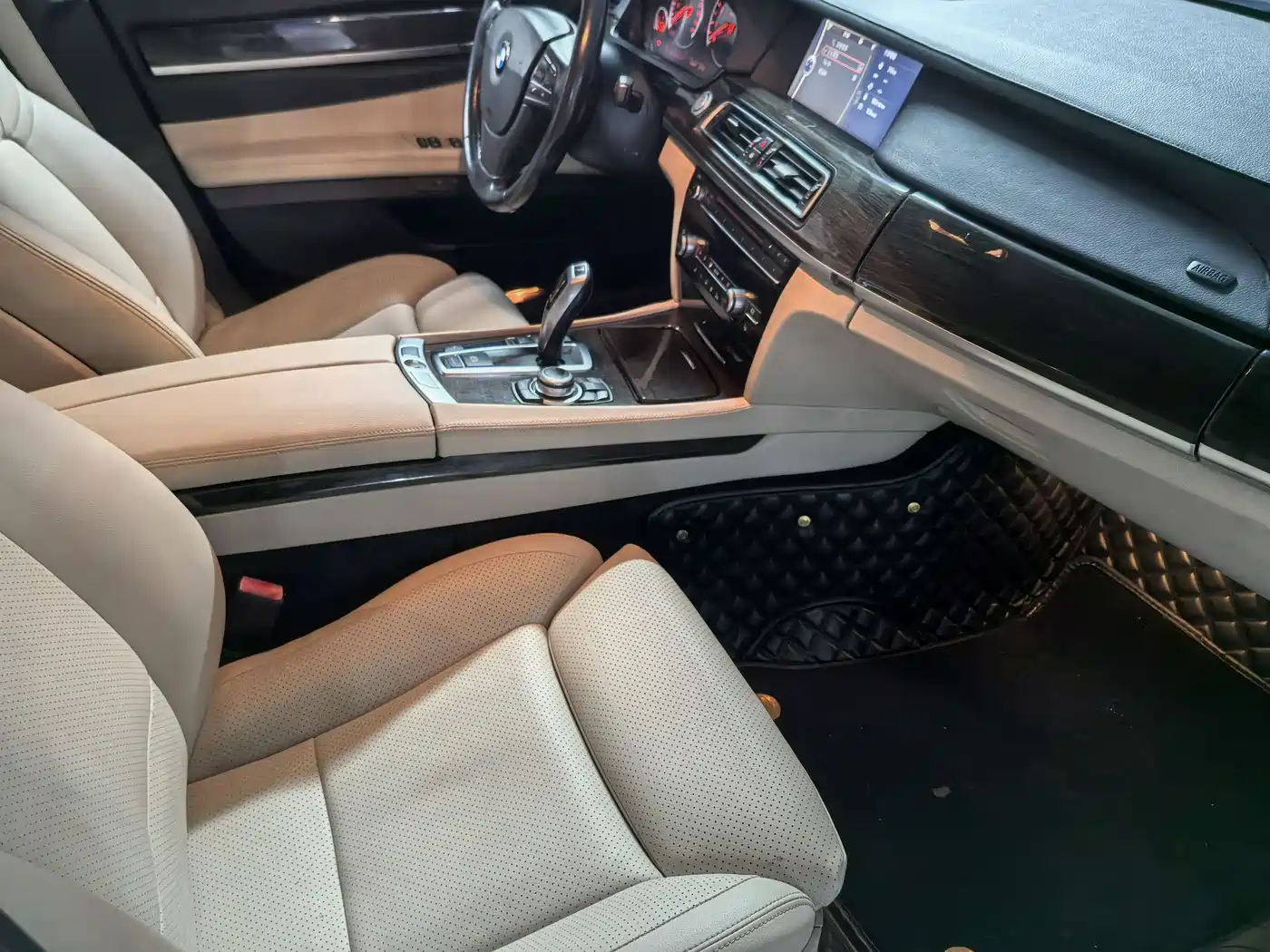 BMW 7 Series 2009 730Li Luxury фото 10