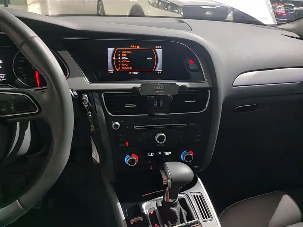 Audi A4L 2015 35 TFSI Auto Standard фото 13