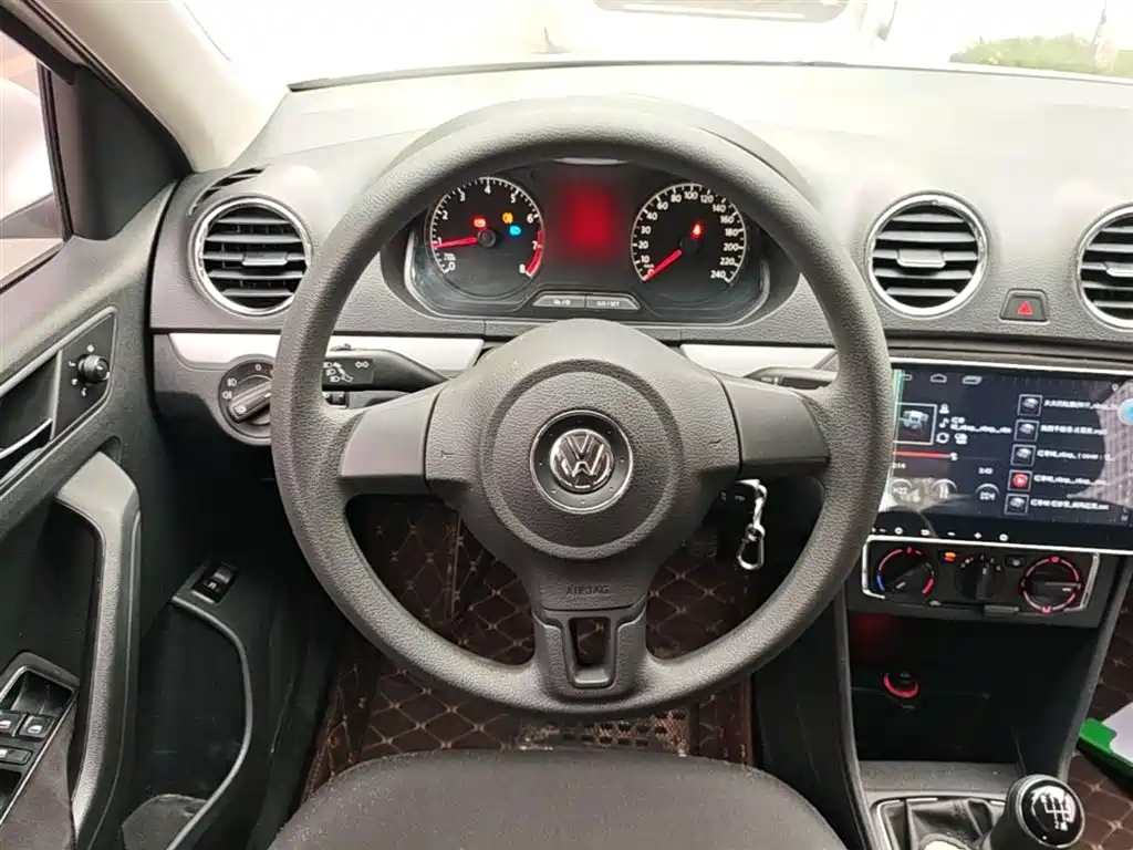Volkswagen Jetta 2015 Value Edition 1.6L Manual Comfort фото 11