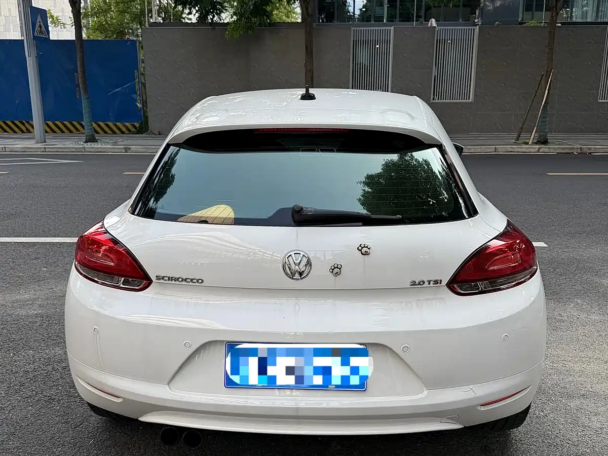 Volkswagen Scirocco 2011 2.0TSI Luxury фото 8