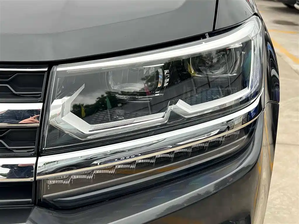 Volkswagen Tharu 2022 280TSI FWD Luxury Edition фото 3