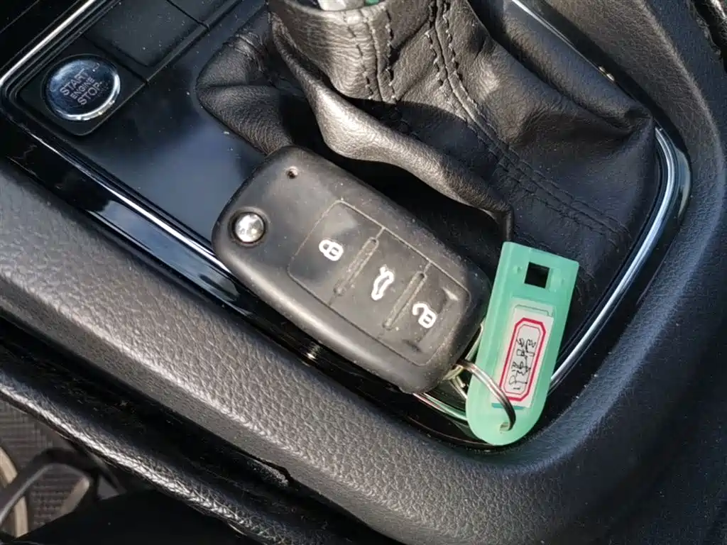 Volkswagen Sagitar 2018 1.6L Automatic Comfort фото 9
