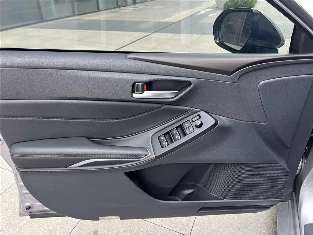 Toyota Avalon 2023 2.0L Luxury Edition фото 19
