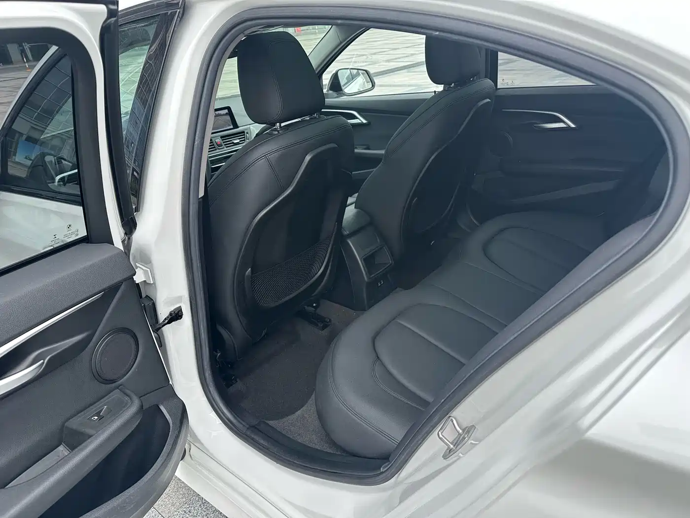 BMW 1 Series 2019 120i Leading M Sport Package фото 15